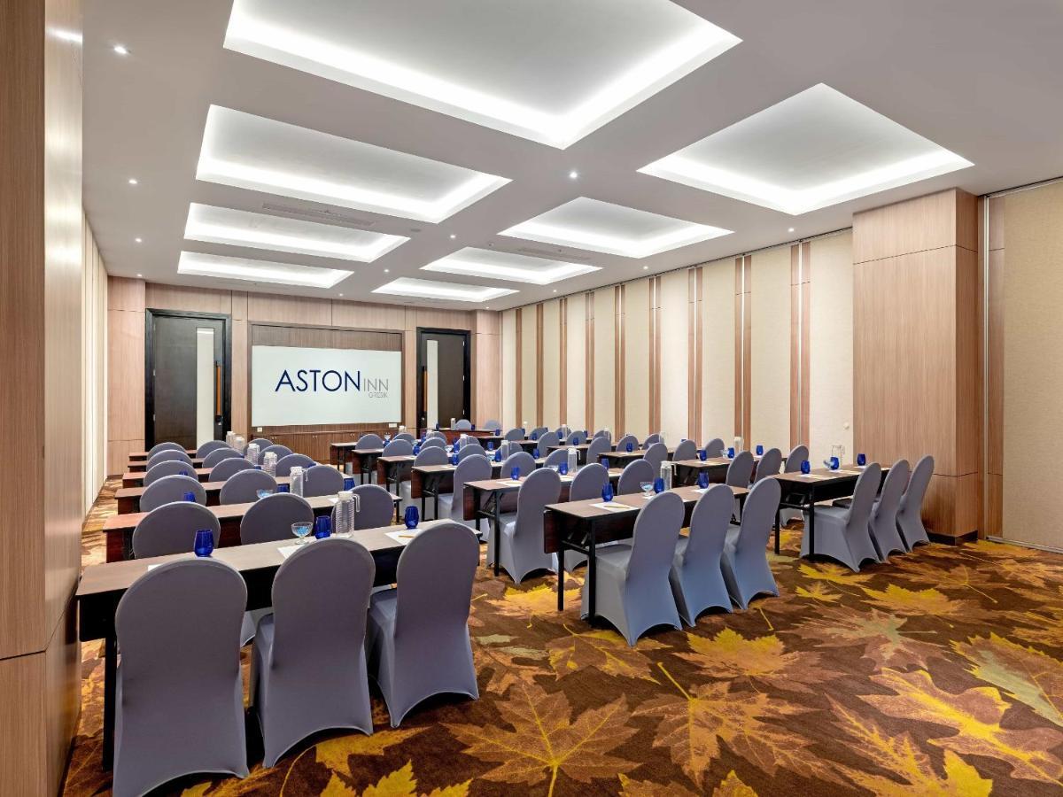 Aston Gresik Hotel & Conference Center Exterior foto