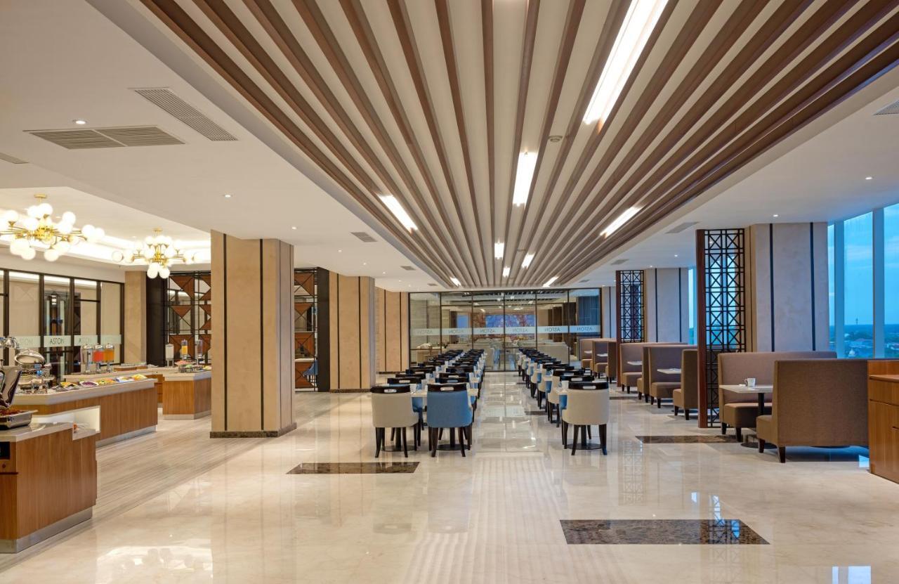 Aston Gresik Hotel & Conference Center Exterior foto