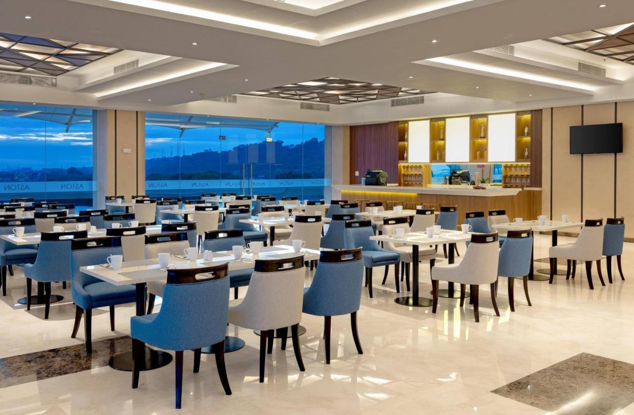 Aston Gresik Hotel & Conference Center Exterior foto