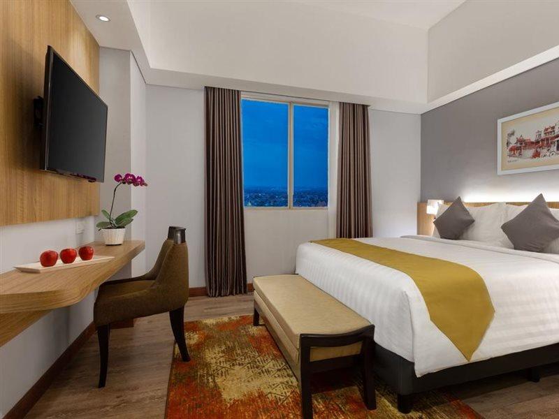 Aston Gresik Hotel & Conference Center Exterior foto
